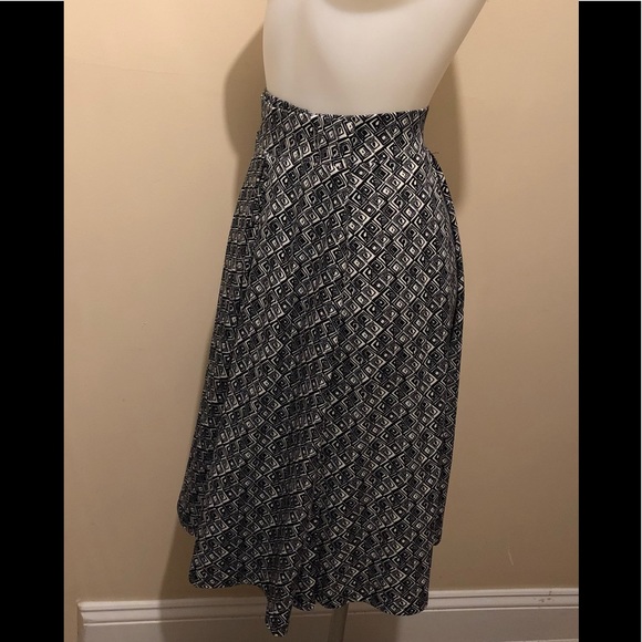 LuLaRoe Madison Skirt Size 3XL - Picture 3 of 16